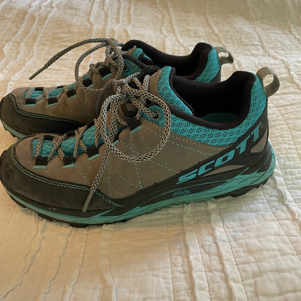 Scott Trail/Hiking Shoes - Women’s 7.5